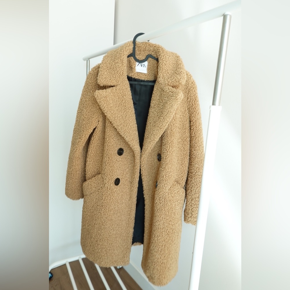 Zara Winter Coat, Cozy 🤎 excellent condition, trendy, fall season 🦦